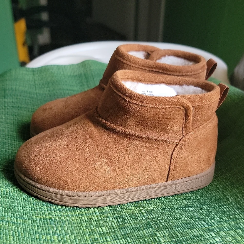 Jumping Beans Brown Kids Slippers - Picture 1 of 6